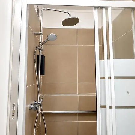 Le Marais 1 Bedroom With Balcony And Netflix Apartment Paris